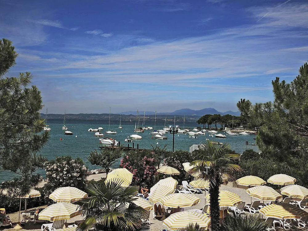 Hotel Du Lac Et Bellevue Bardolino 4*,