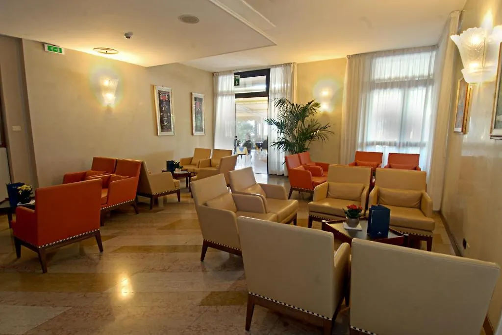 Hotel Du Lac Et Bellevue Bardolino 4*,