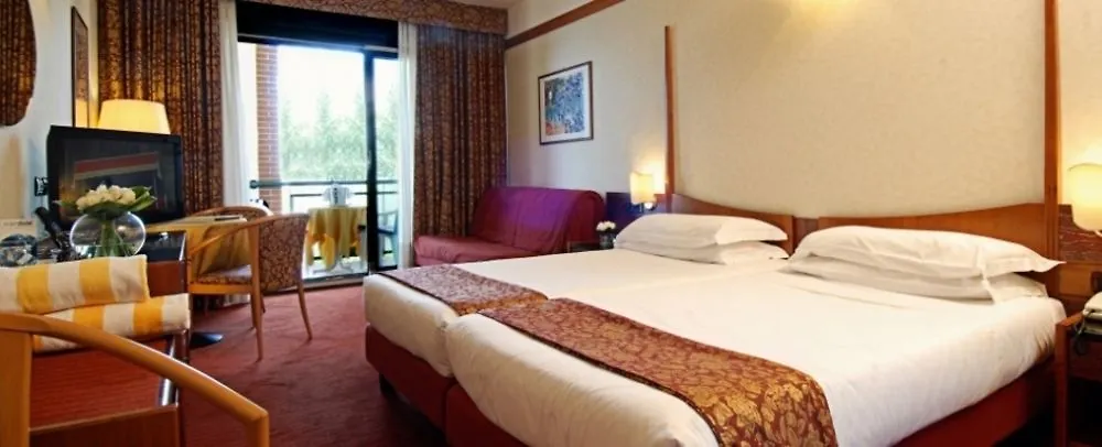 Hotel Du Lac Et Bellevue Bardolino 4*,  Italy