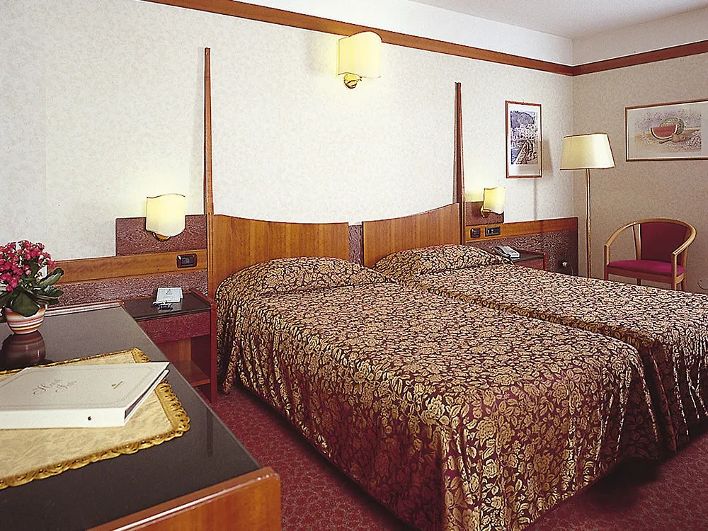 Hotel Du Lac Et Bellevue Bardolino 4*,