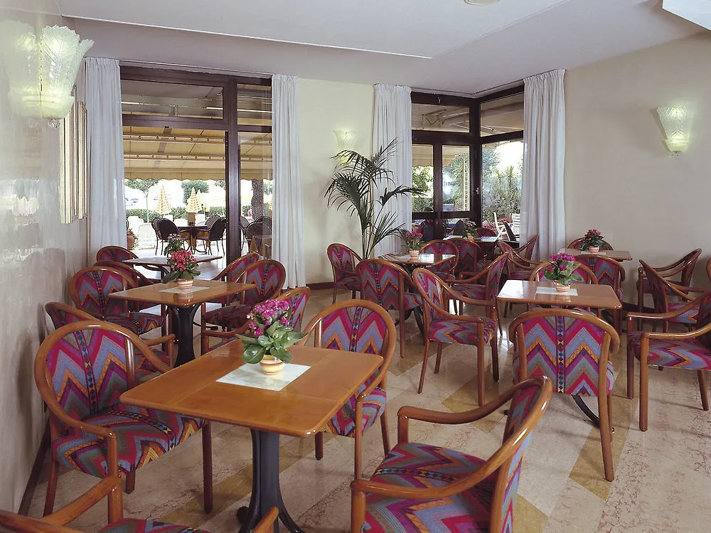 Hotel Du Lac Et Bellevue Bardolino 4*,  Italy