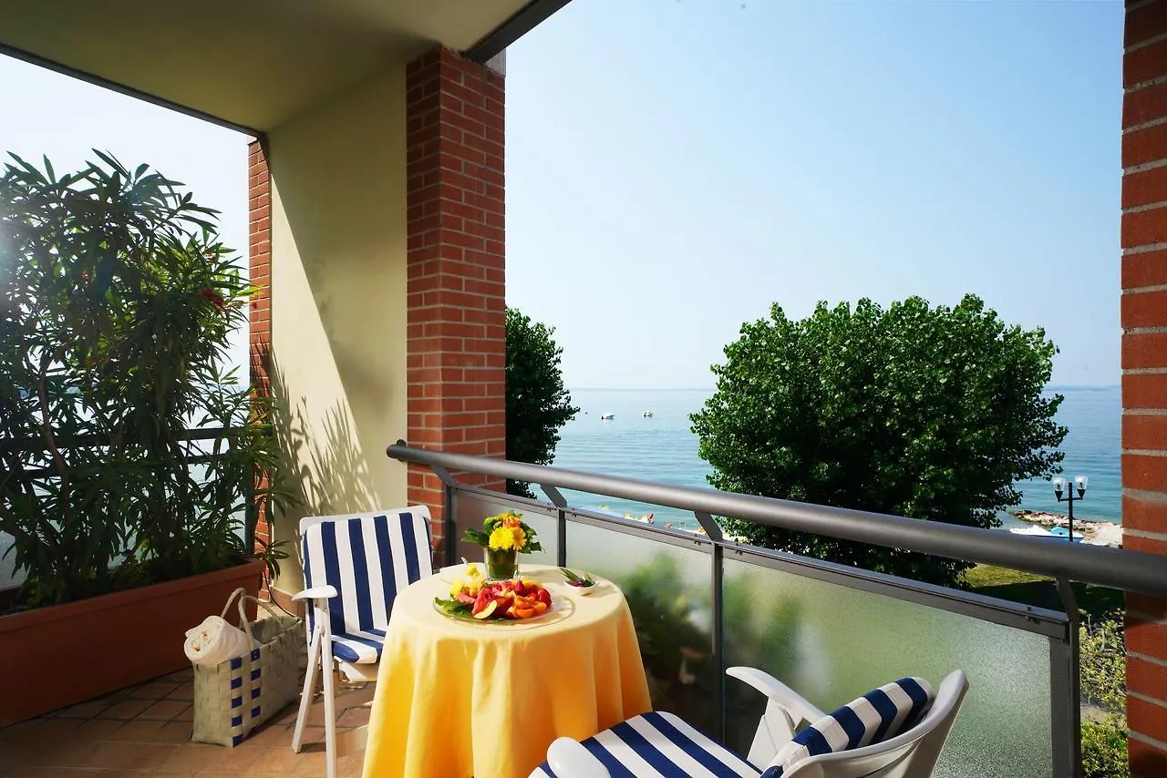 Hotel Du Lac Et Bellevue Bardolino 4*,  Italy