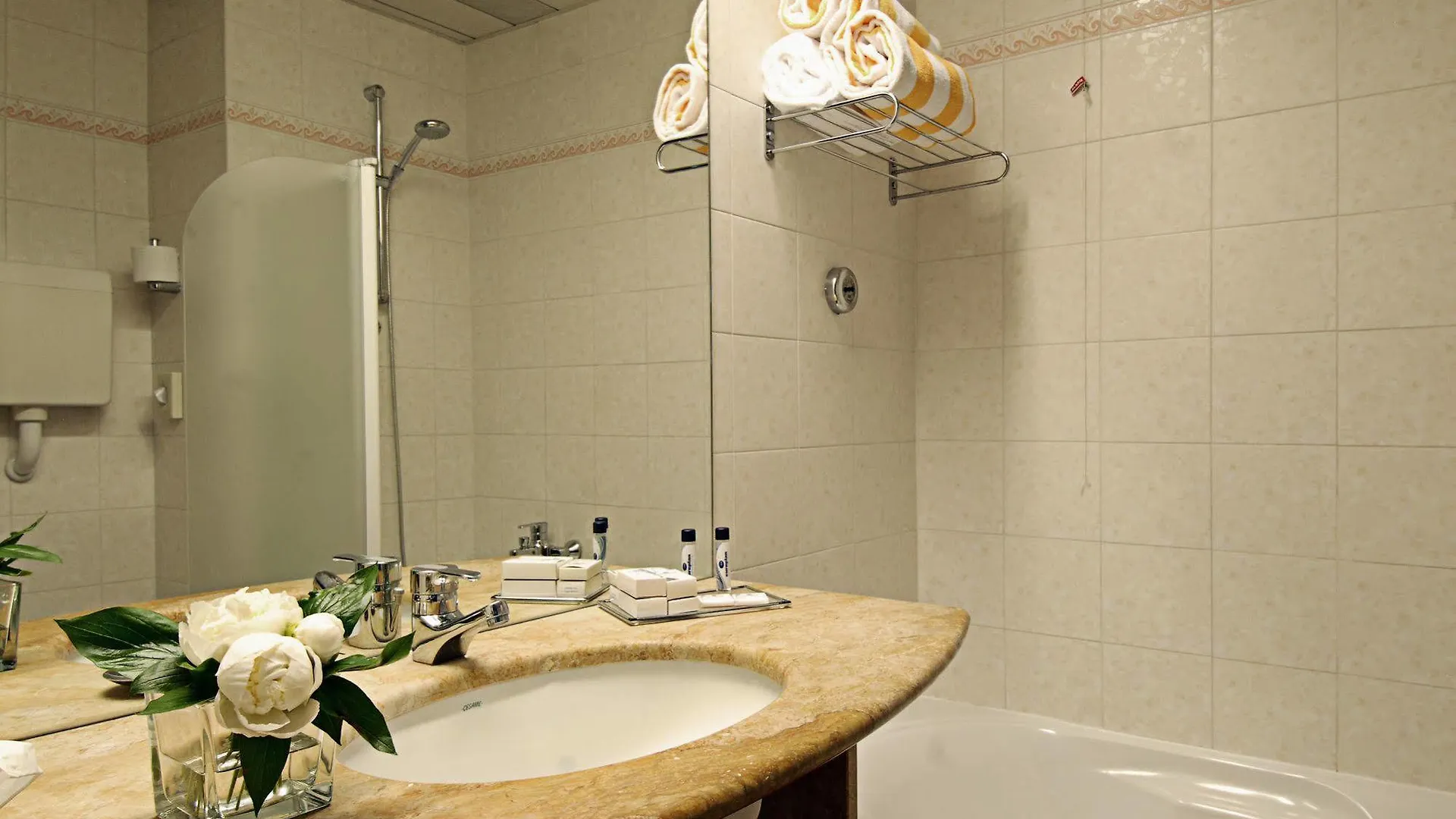 ****  Hotel Du Lac Et Bellevue Bardolino Italy